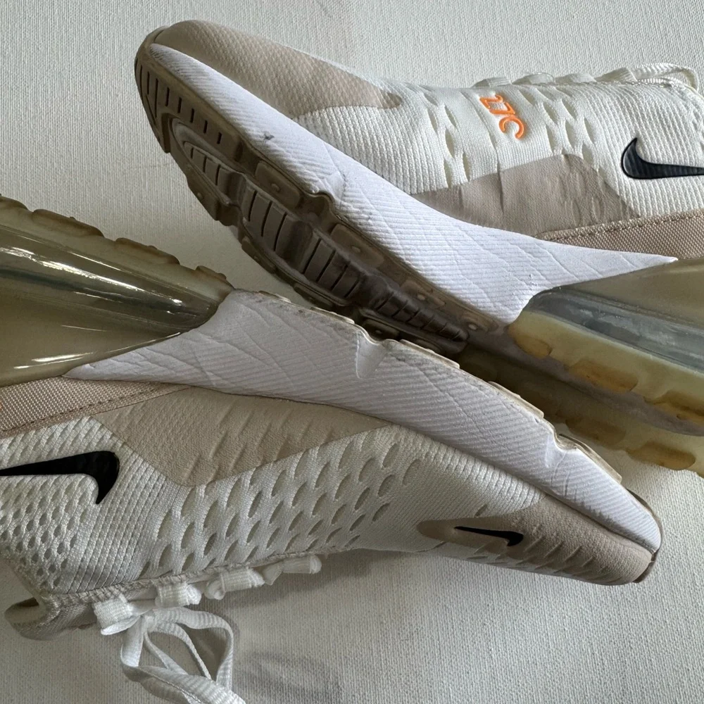 Nike Women’s - Air Max 270 - Summit White/Desert Sand
